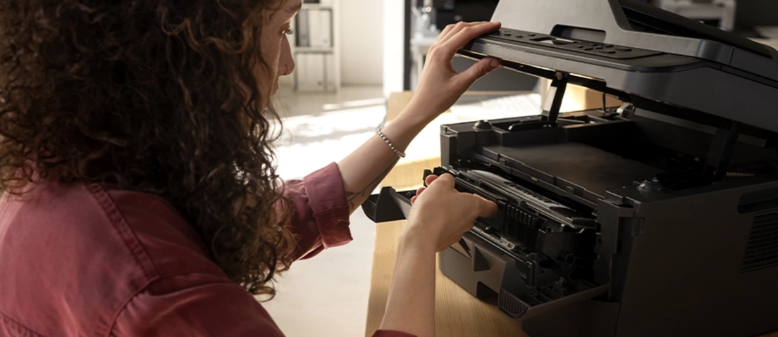 Cómo resetear un toner Brother