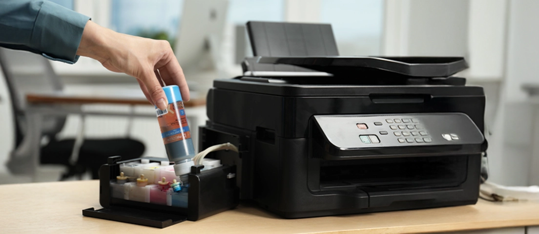 Cómo rellenar un tanque de tinta en una impresora Cómo rellenar un tanque de tinta en una impresora